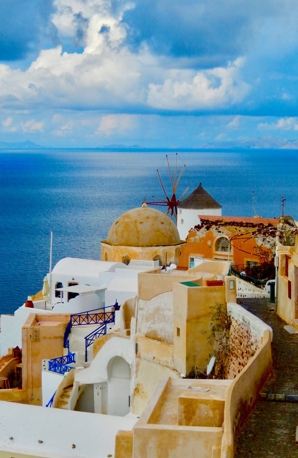 beautiful town of Fira looking out to sea